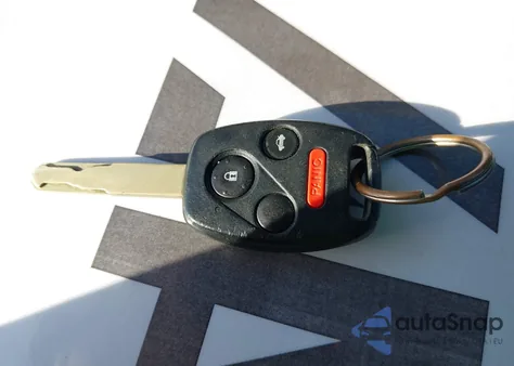 2005 Honda Accord 2.4 Lx from USA, damaged, VIN 1HGCM56455A185089